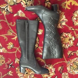 Black Rubber High Heeled Rain boots Size 6